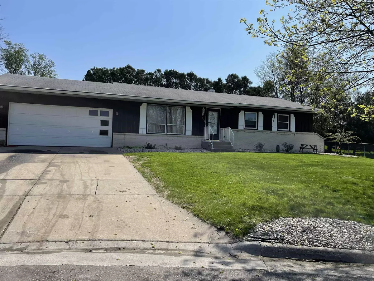 Monroe, WI 53566,202 10th Ave