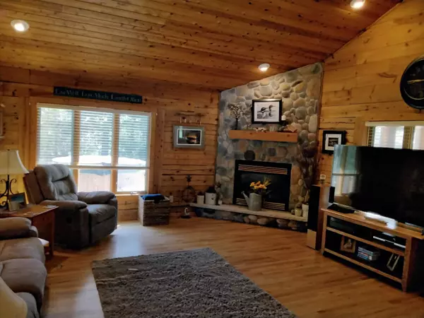 Endeavor, WI 53930-9618,W5796 N Island Dr