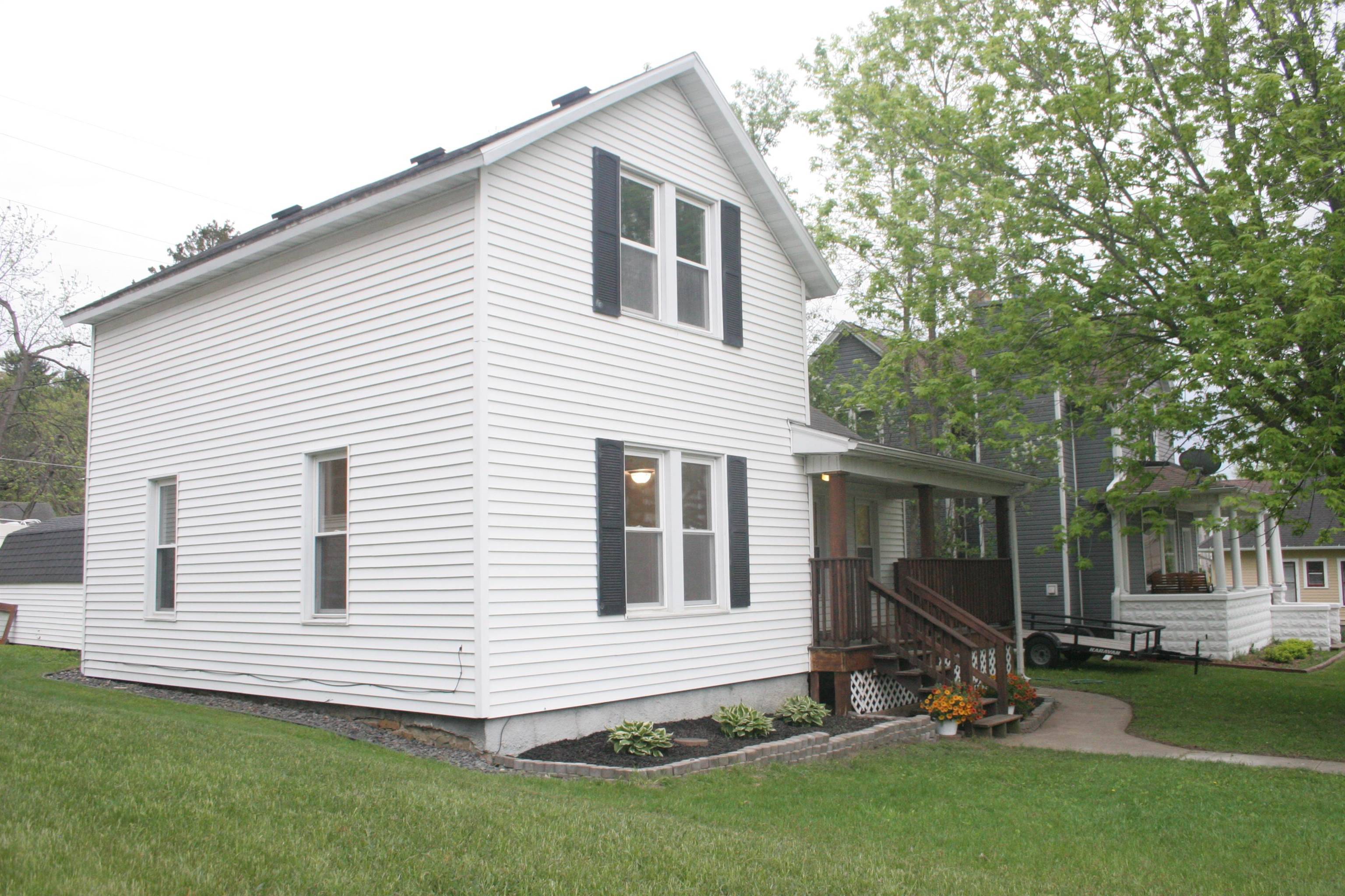 Wonewoc, WI 53968,518 Center St