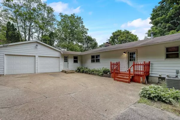 N2640 Smith Rd, Lodi, WI 53555