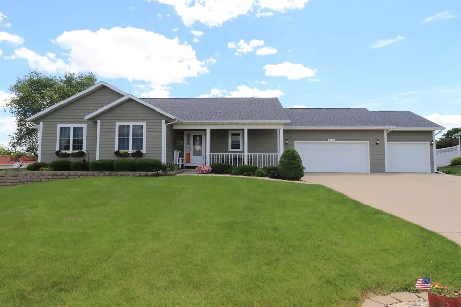 3727 Red Stone Dr, Janesville, WI 53548