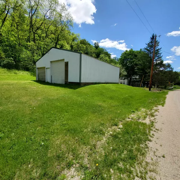 Fennimore, WI 53809,6910 Star Ln