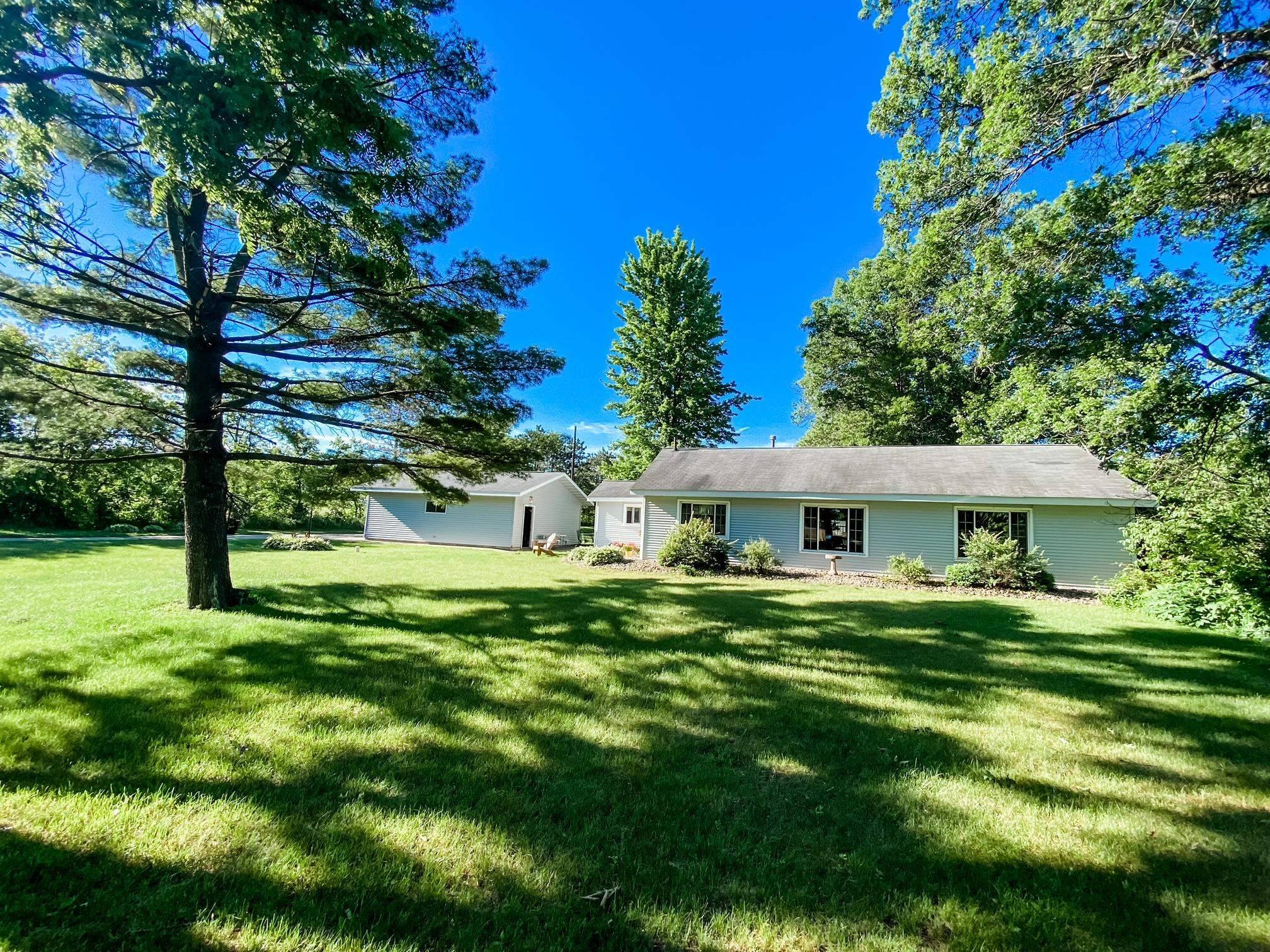 E8303 N Reedsburg Rd, Reedsburg, WI 53959