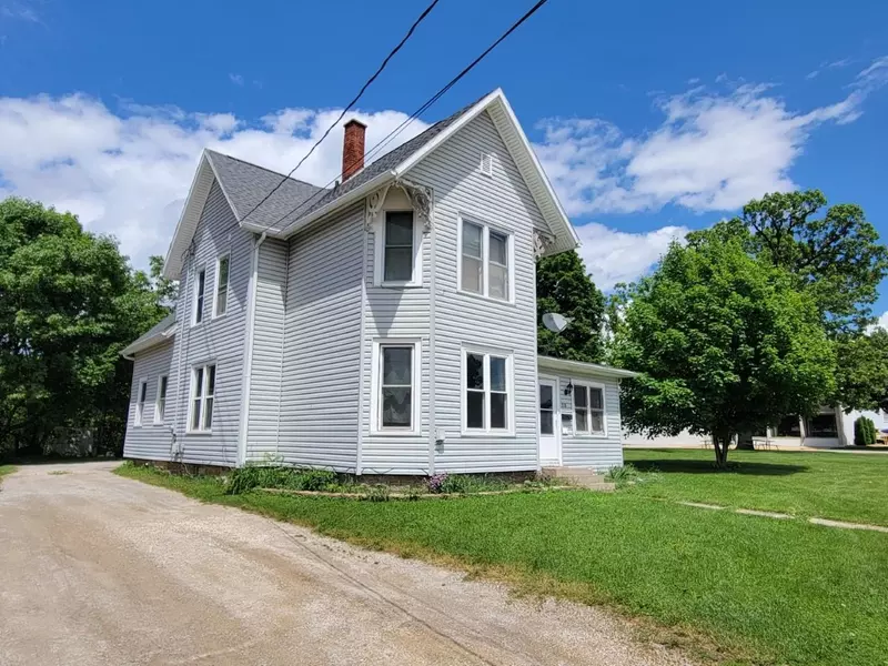 316 Hall St, Ripon, WI 54971