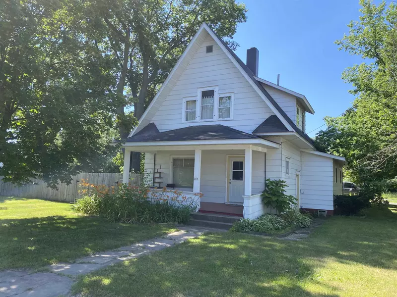 303 E Nebraska St, Muscoda, WI 53573