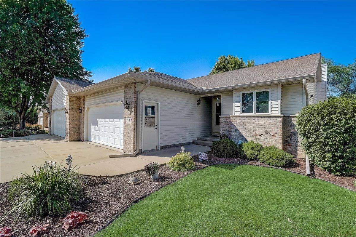 Waunakee, WI 53597,25 Fairview Tr
