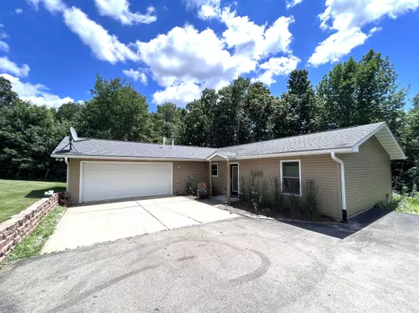 16702 Ridgeview Ln, Viola, WI 54664
