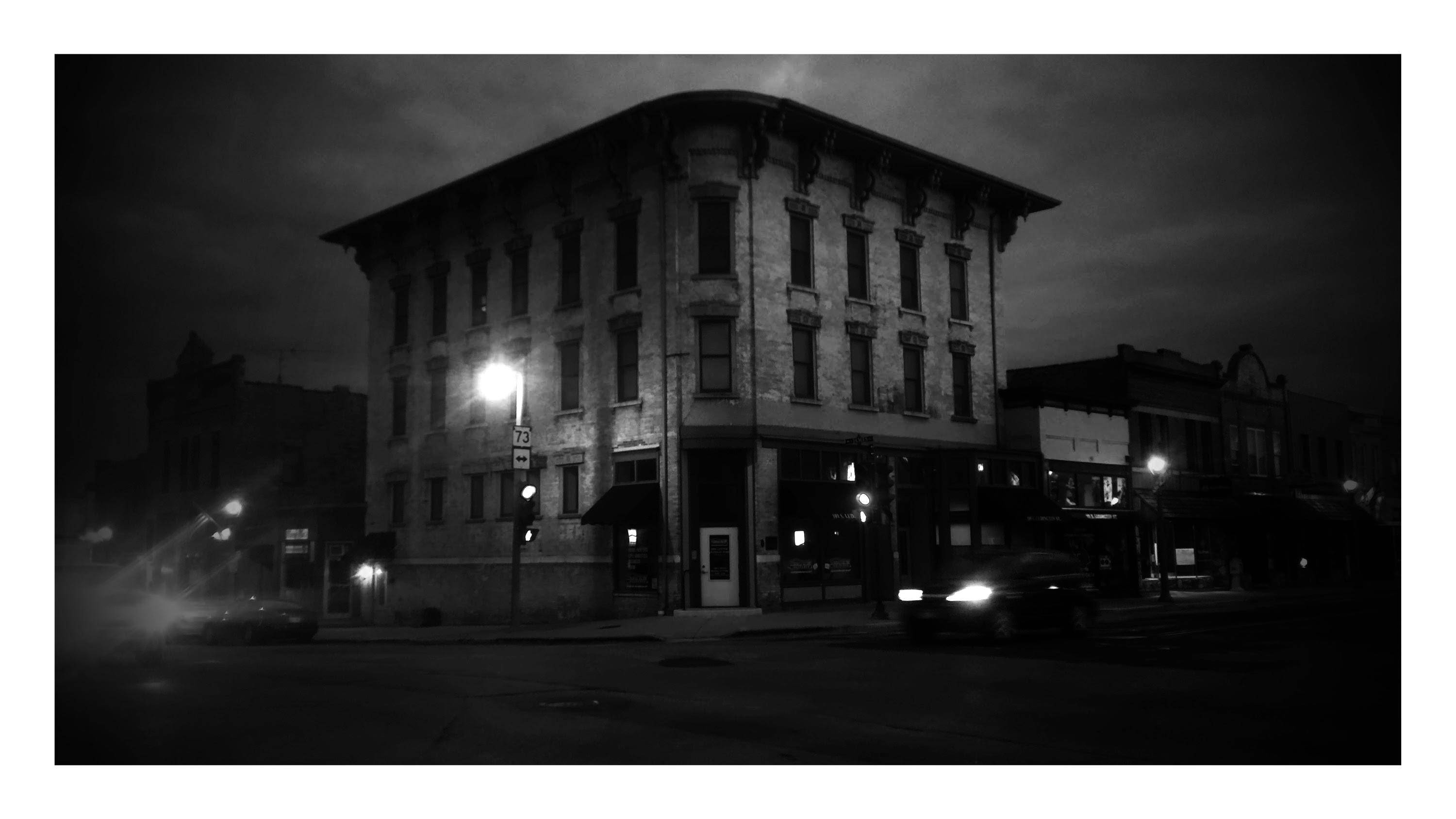 Columbus, WI 53925-0000,101-105 S Ludington St