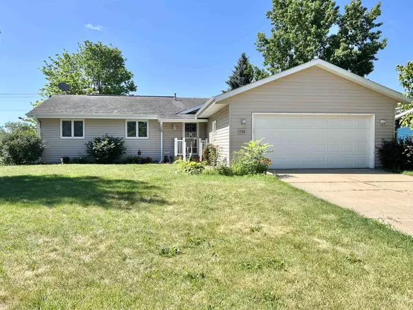 1130 Cottonwood St, Delavan, WI 53115-1506