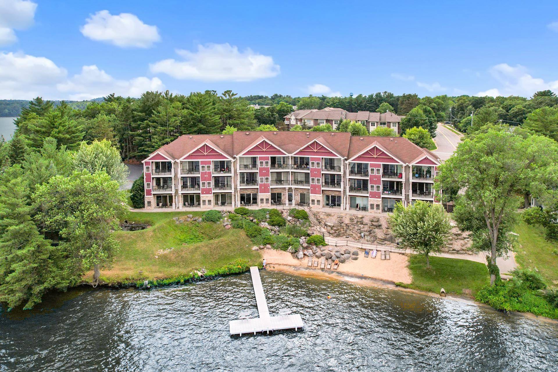 680 E Hiawatha Dr #411, Wisconsin Dells, WI 53965