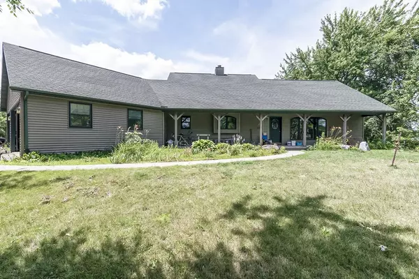 N4795 McDonald Rd, Randolph, WI 53956-9726