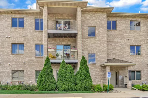 Waunakee, WI 53597,250 Fairview Cir #250