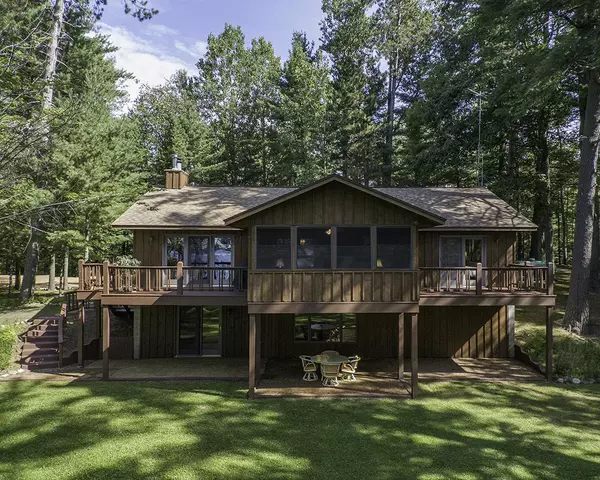 4294 Lakeshore Dr, Rhinelander, WI 54501