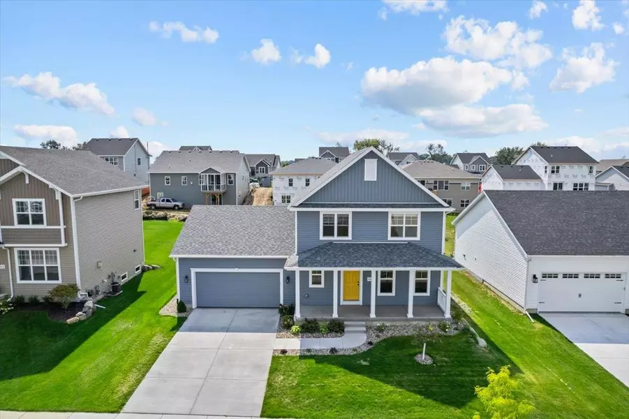 869 Tamarack Ln, Sun Prairie, WI 53590