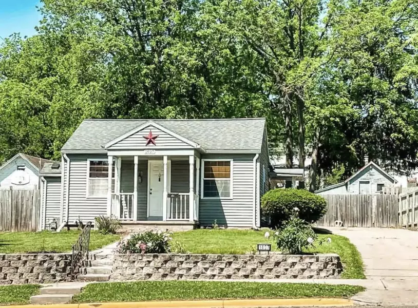 1407 East St, Baraboo, WI 53913