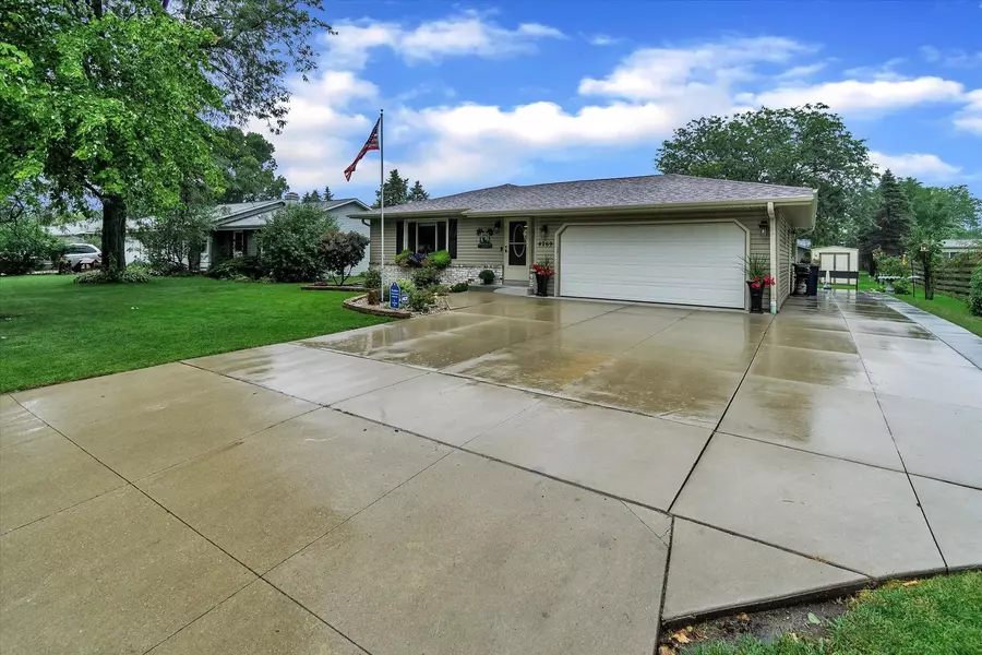 4269 Southwyck Dr, Janesville, WI 53546