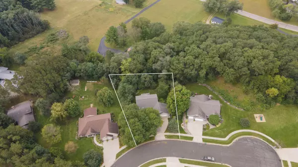 Reedsburg, WI 53959,828 Pine Grove Dr