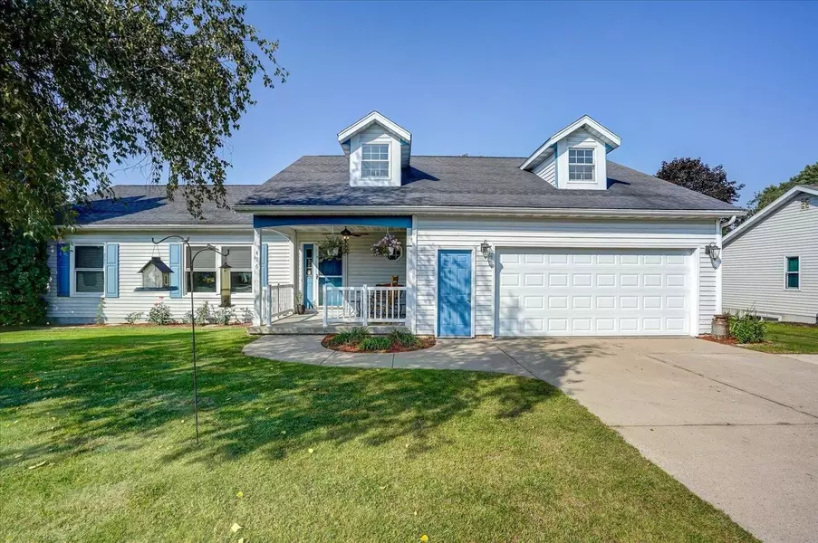 416 Wall St, Mazomanie, WI 53560