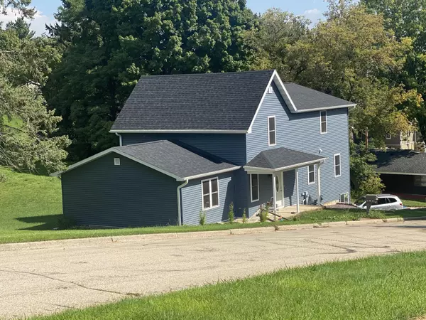 Mineral Point, WI 53565,111 4th St