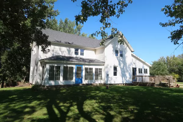 Poynette, WI 53955,W8190 Phillips Rd