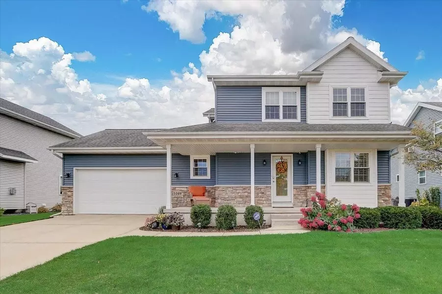 5169 Fox Sedge Ln, Fitchburg, WI 53711