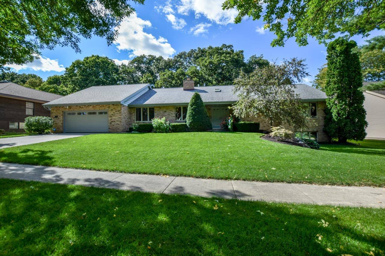 918 Pebble Beach Dr, Madison, WI 53717-1173