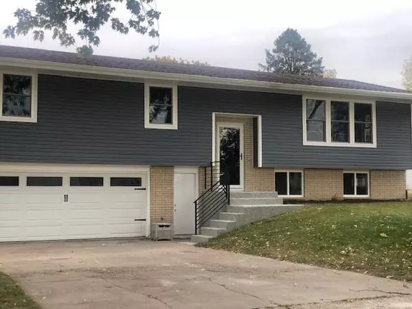 1592 Thomas St,  Hazel Green,  WI 53811