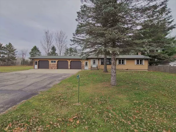 N6640 Meadowview Dr, Pardeeville, WI 53954