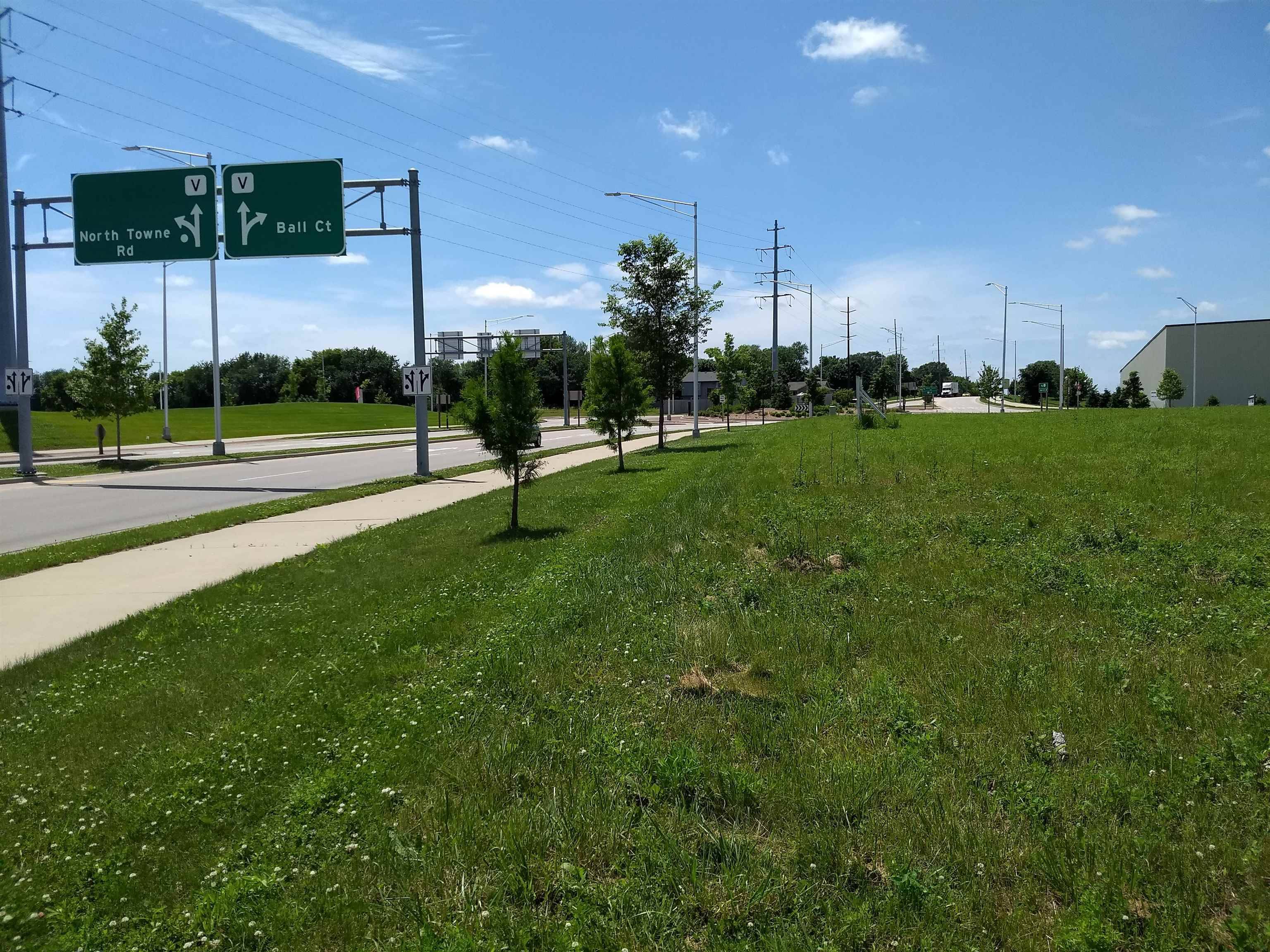 Deforest, WI 53532,950 E North St