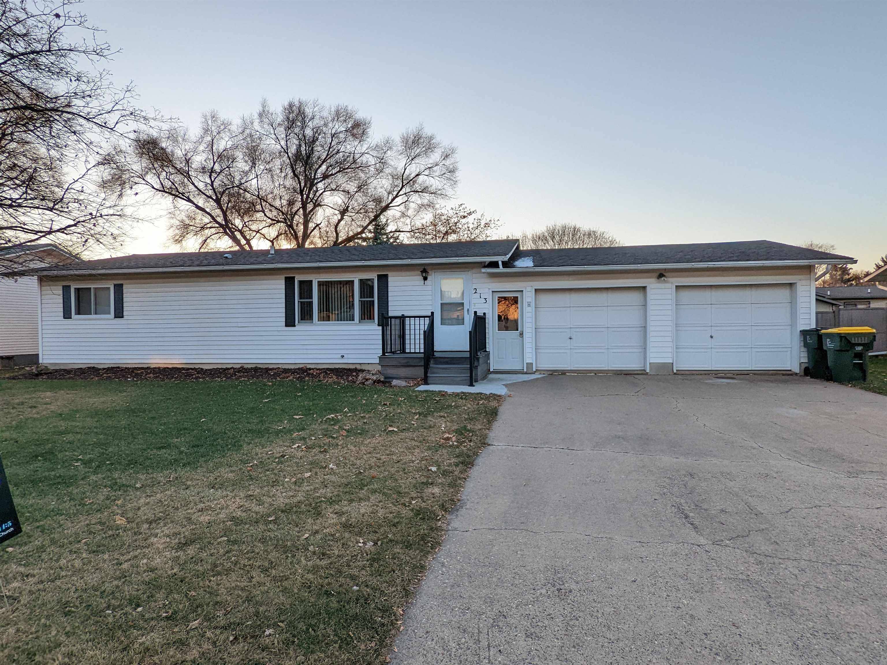 Prairie Du Chien, WI 53821,213 N State St