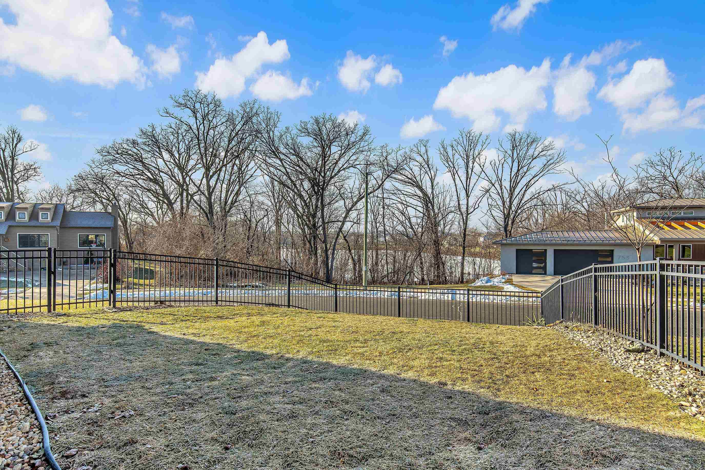Stoughton, WI 53589,740 NOTTINGHAM RD