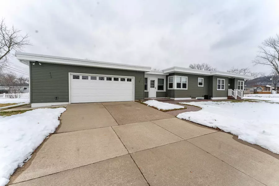 2627 Leonard St, La Crosse, WI 54601