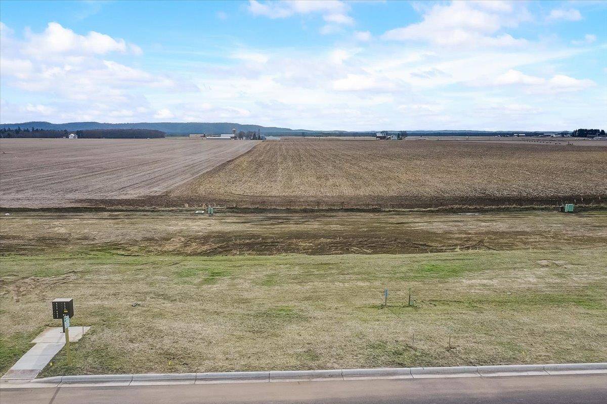 248 Falcon Ct, Sauk City, WI 53583
