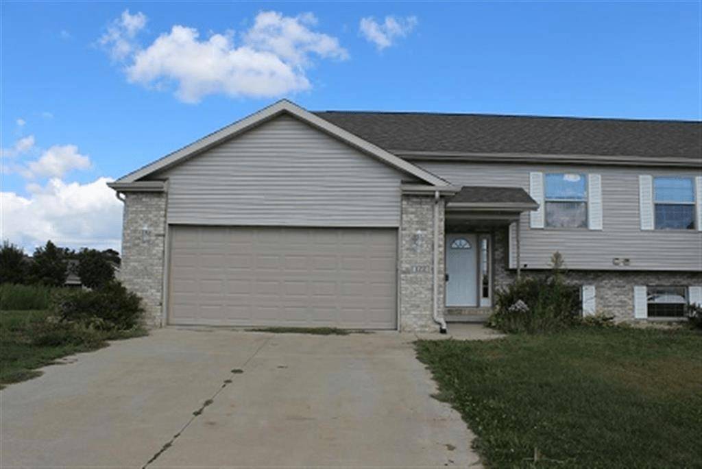 120-122 Paradise Cir, Deforest, WI 53532