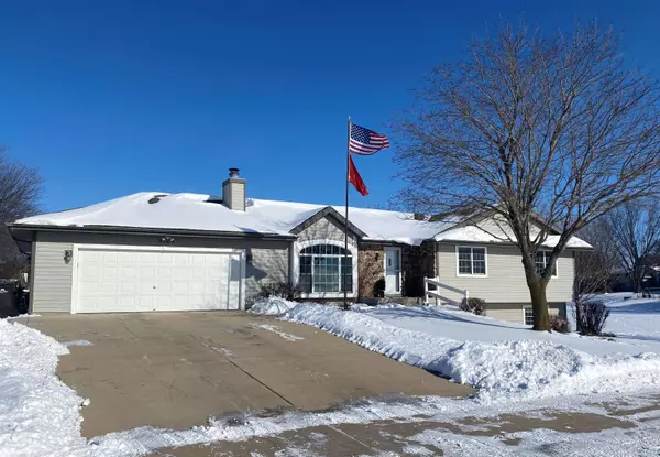 6124 Woodland Dr, Waunakee, WI 53597