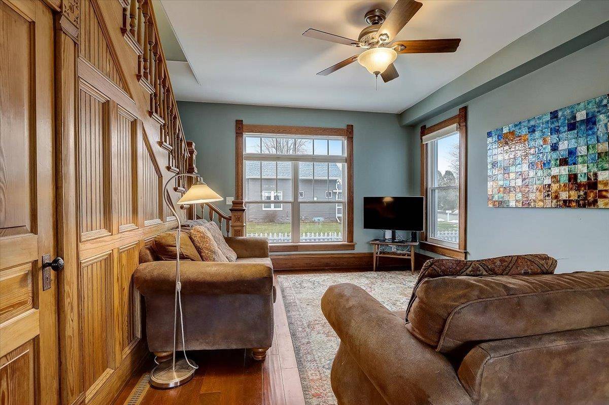 Spring Green, WI 53588,450 N Cincinnati St