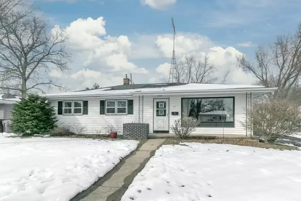 221 Hiawatha St, Portage, WI 53901