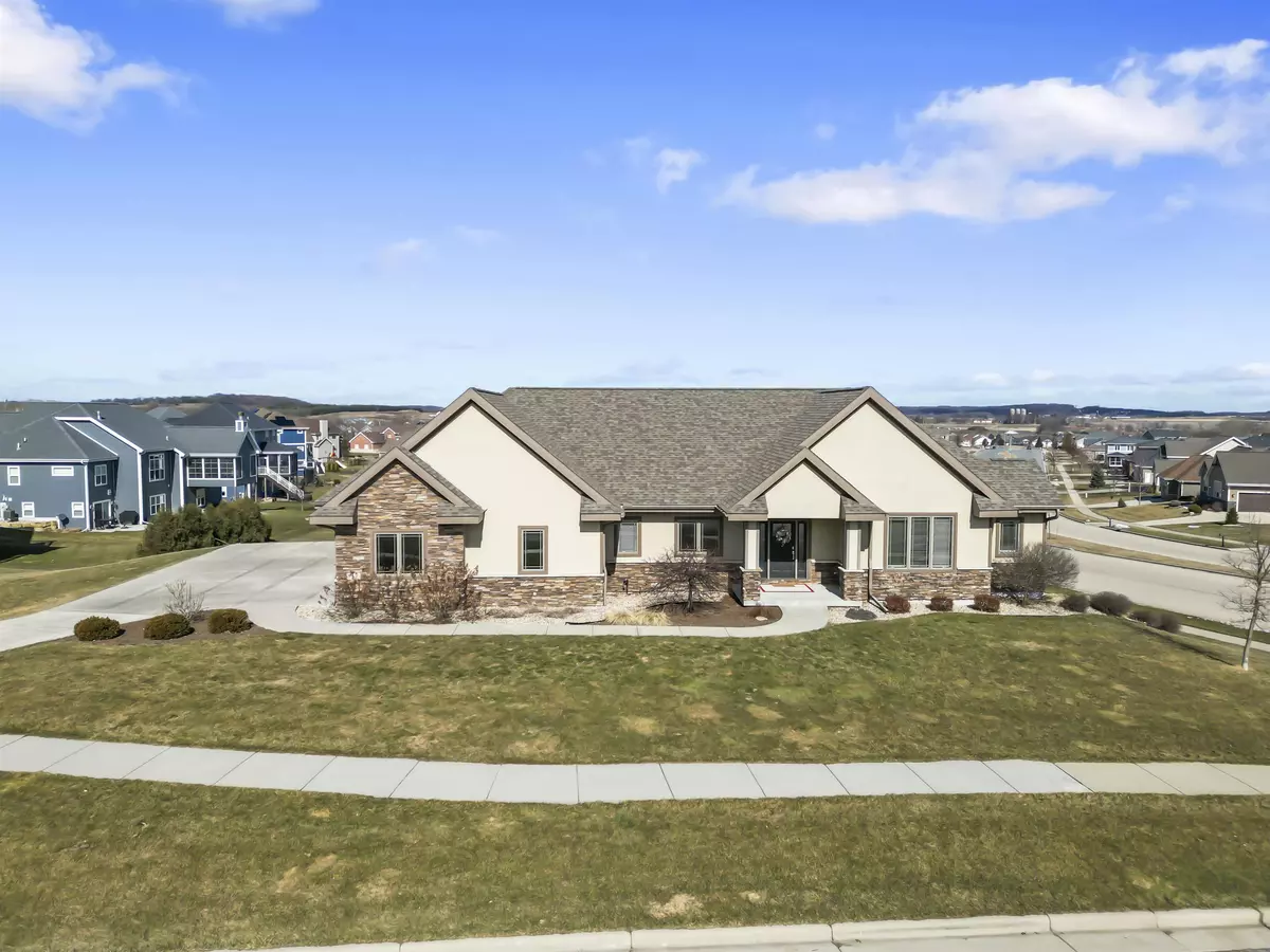 Oregon, WI 53575,805 Raven Court