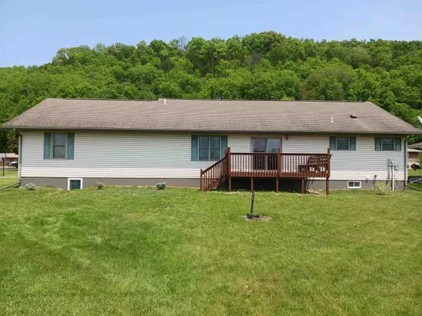 Cassville, WI 53806,1204 E Dewey Street