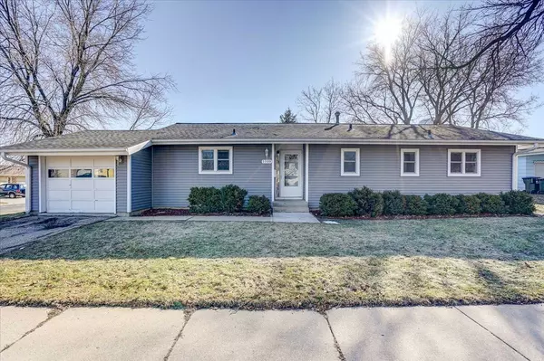 1109 Fairchild St, Sun Prairie, WI 53590