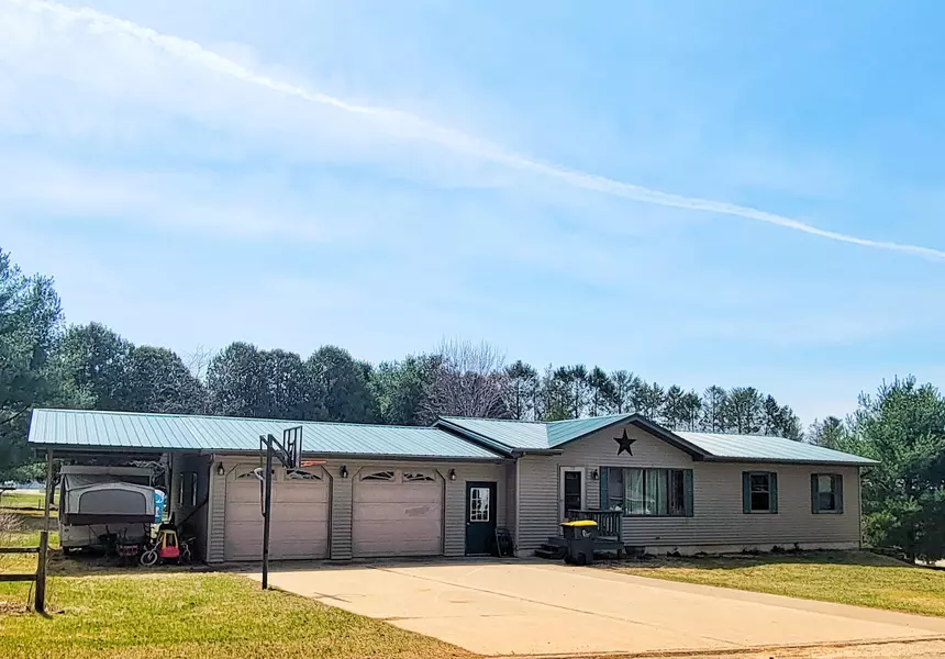 117 Cedar Street, Gays Mills, WI 54631-6253