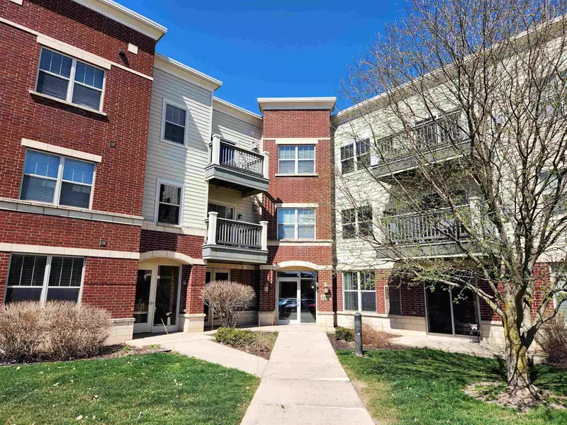 5196 Sassafras Dr #103, Fitchburg, WI 53711
