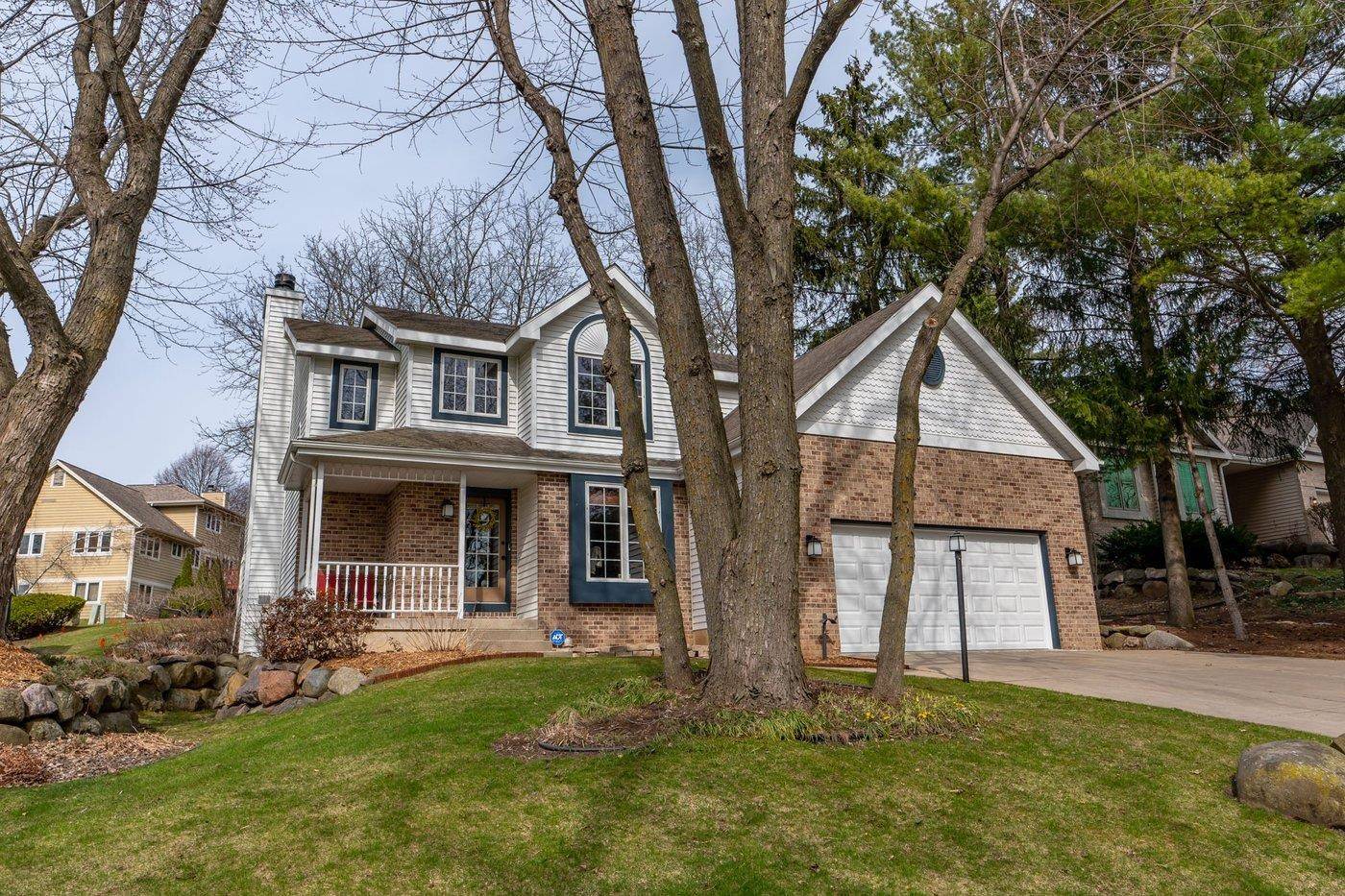 922 S Holt Cir,  Madison,  WI 53719
