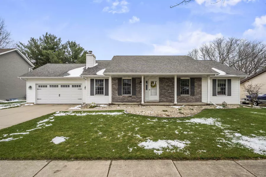 1014 Monteray Ln, Waunakee, WI 53597