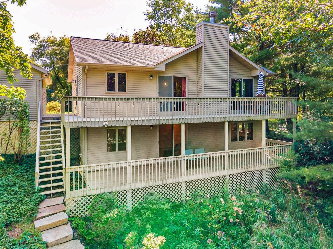 S1344 W Redstone Dr, La Valle, WI 53941