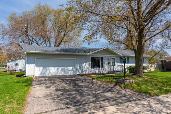 1106 W Cramer St, Fort Atkinson, WI 53538