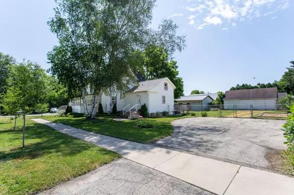 New Glarus, WI 53574,11 8th Avenue