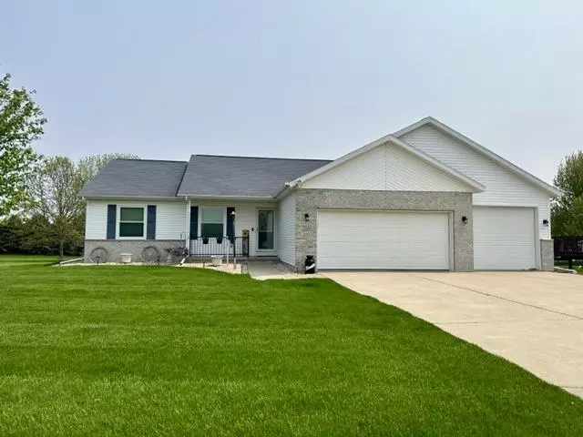 209 Buena Vista Drive, Arlington, WI 53911
