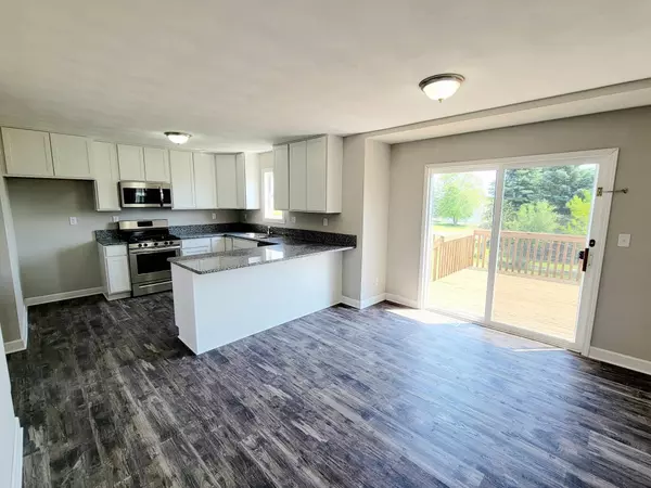 Roscoe, IL 61073,11313 Lemon Grass Lane