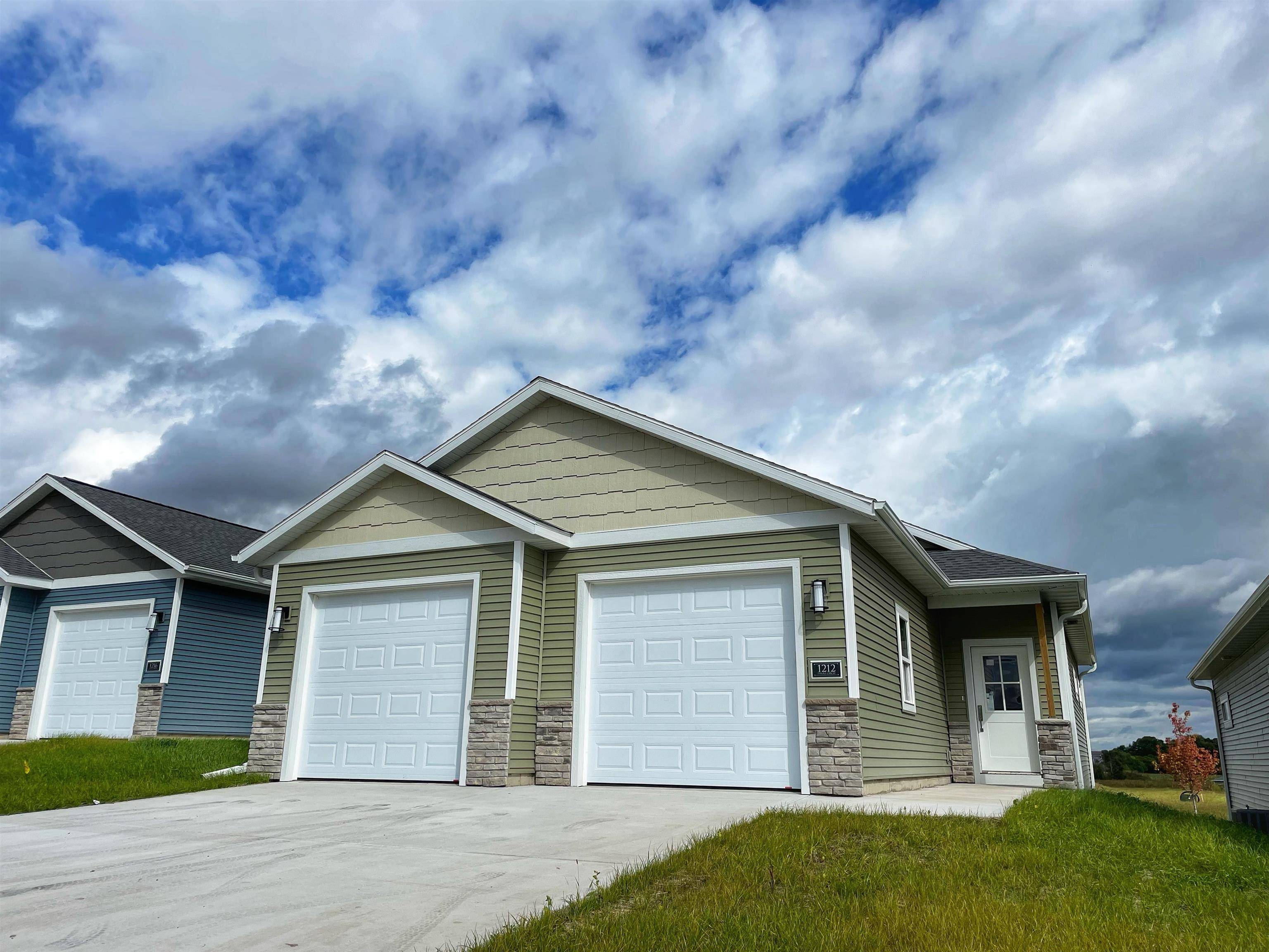 Oregon, WI 53575,1212 Tivoli Circle